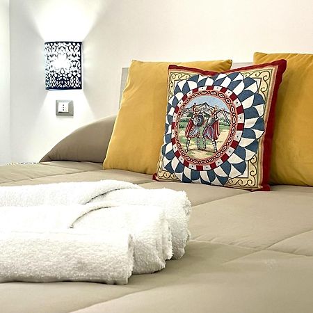 I Mori - Holiday Rooms Lascari Bagian luar foto