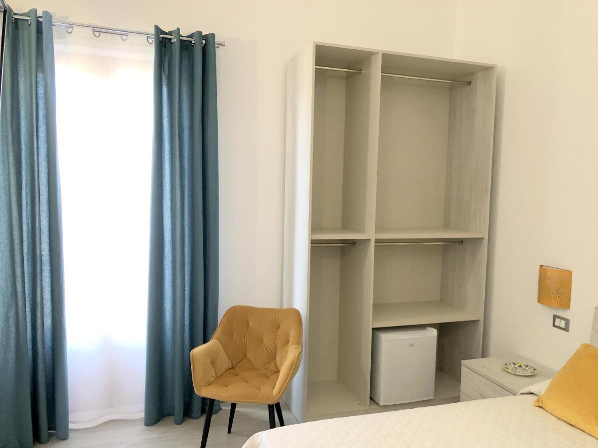 I Mori - Holiday Rooms Lascari Bagian luar foto