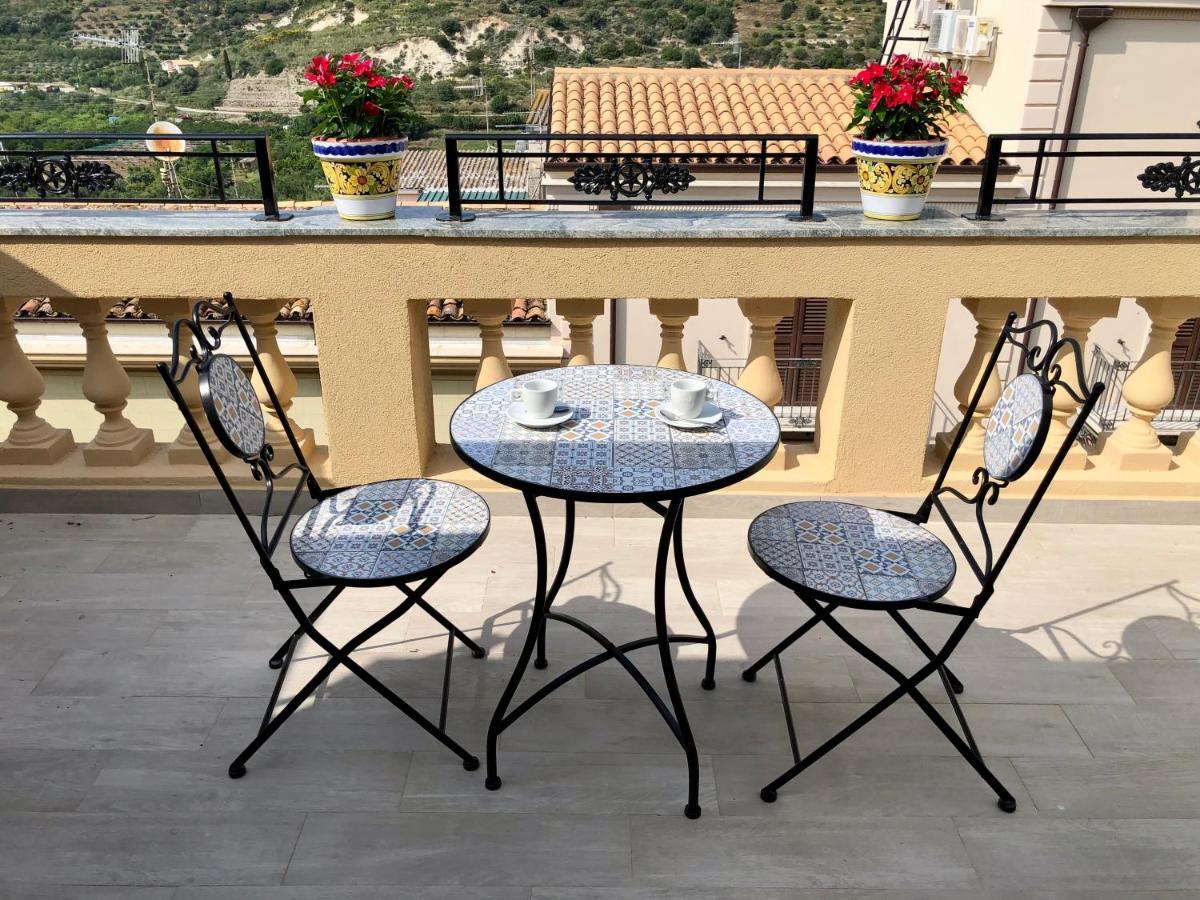 I Mori - Holiday Rooms Lascari Bagian luar foto