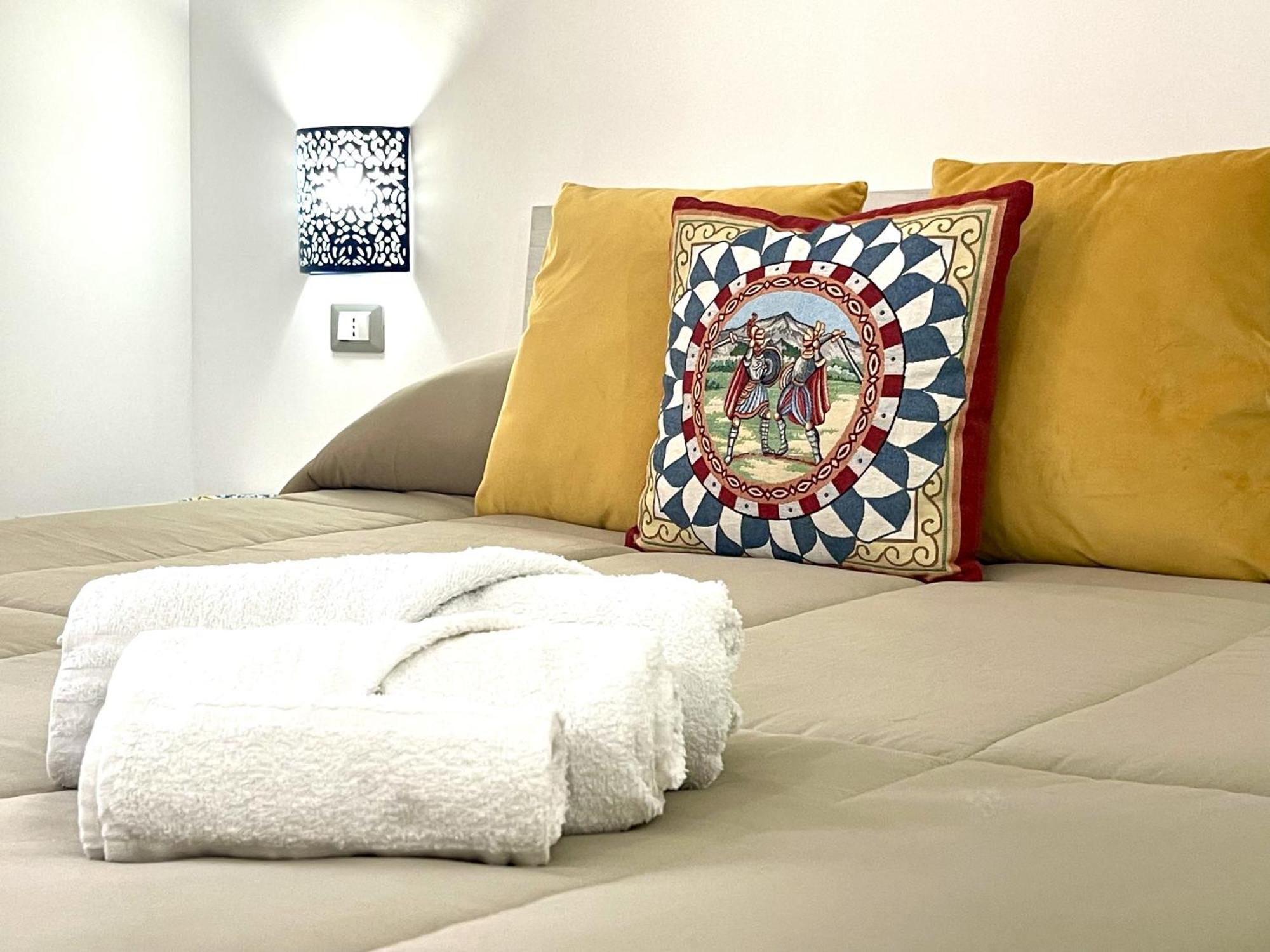 I Mori - Holiday Rooms Lascari Bagian luar foto
