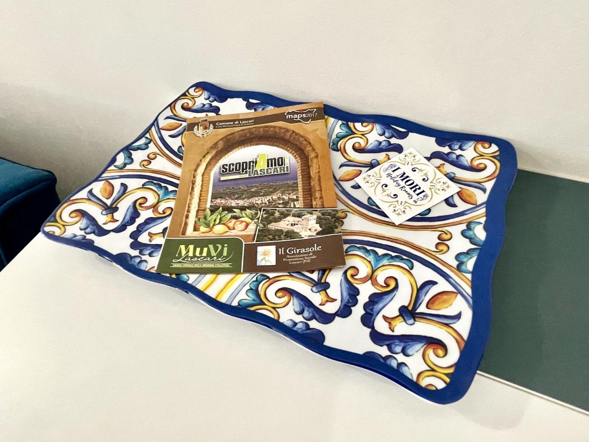 I Mori - Holiday Rooms Lascari Bagian luar foto