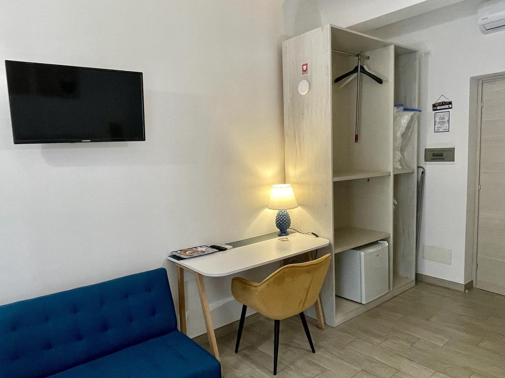 I Mori - Holiday Rooms Lascari Bagian luar foto